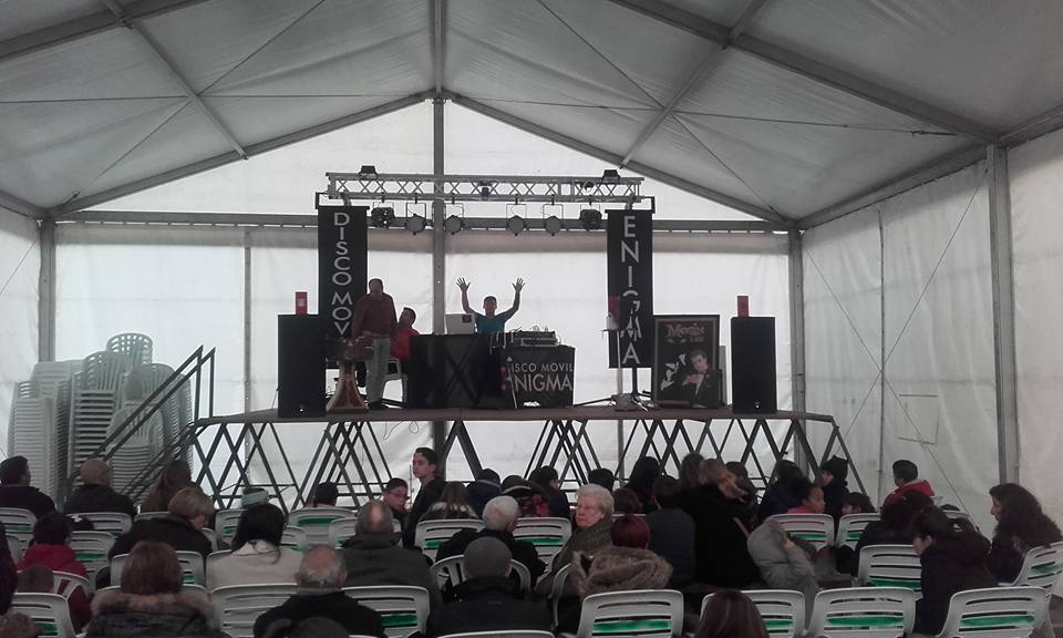 DISCOMOVILKARAOKE ENIGMA CON EL MAGO MERLIN S.XXI EN LAS FIESTAS DE MORALEJA DEL VINO(ZAMORA)2016