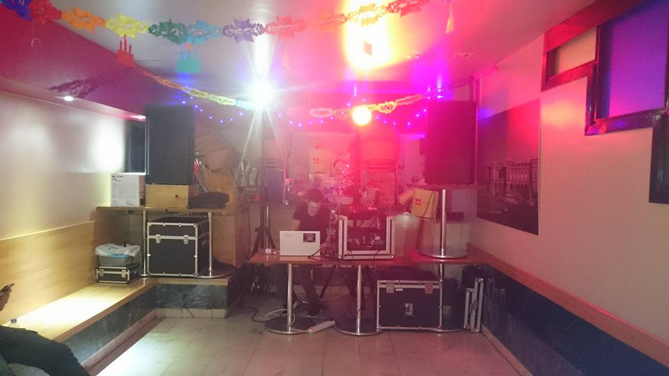 PREPARATIVO PARA FIESTA VISPERA DE LOS REYES MAGOS EN CAFE BAR CHASTON(ZAMORA)2016