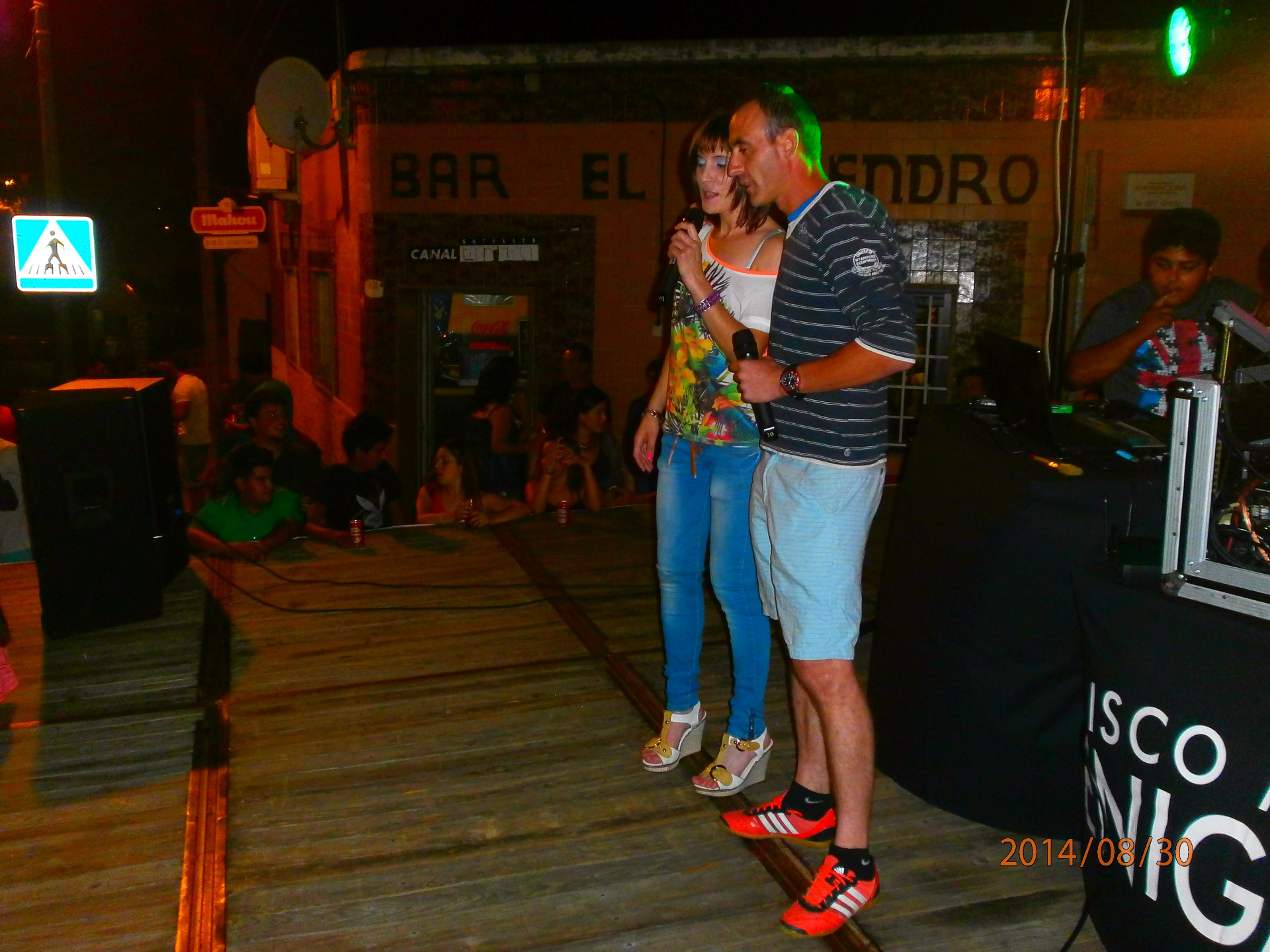 KARAOKE EN FIESTAS DE LA VILLARINA(ZAMORA)2014