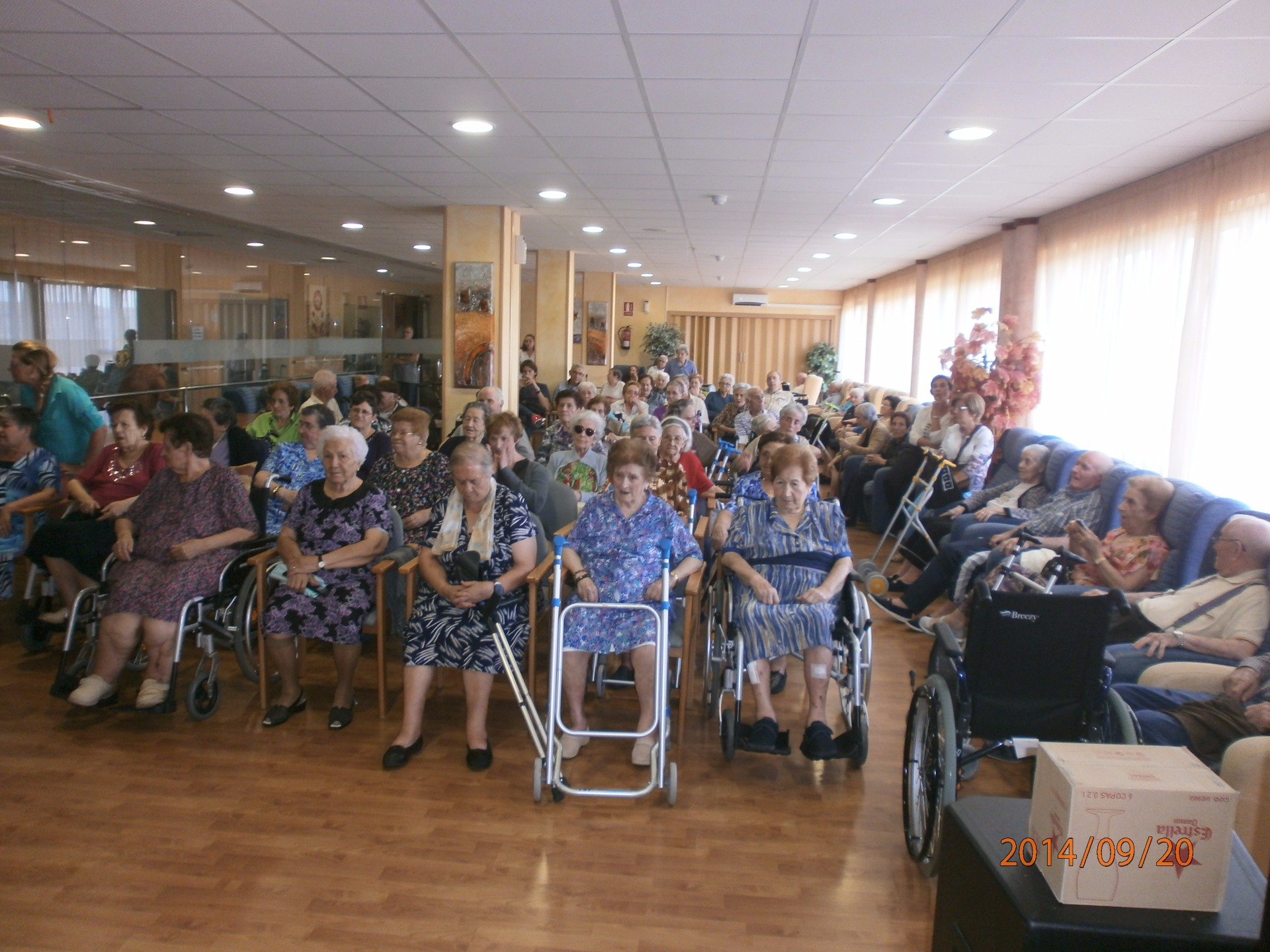 FIESTA PARA MAYORES EN LA RESIDENCIA GEROVITALIA(VILLARALBO)2014