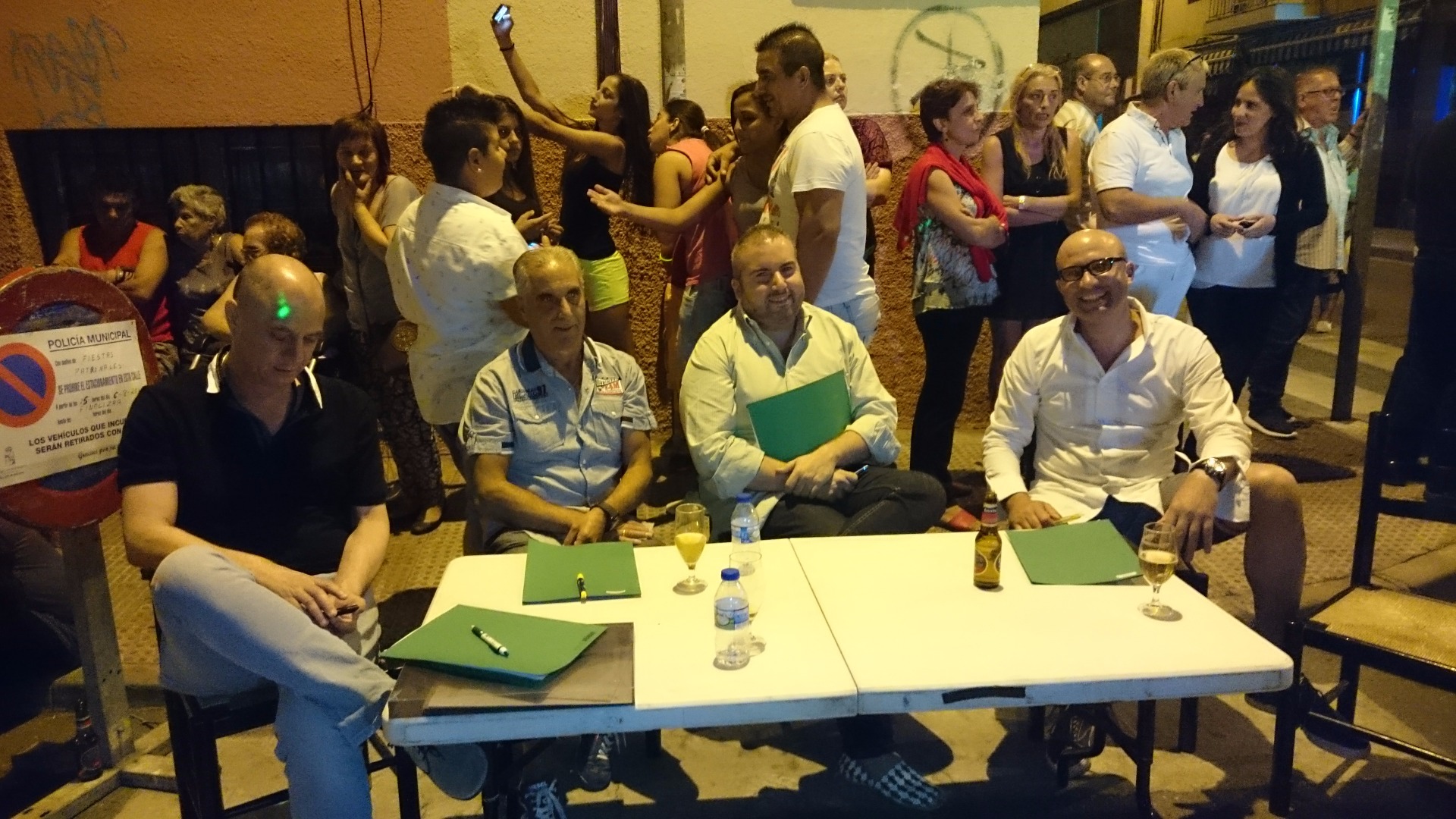 JURADO CONCURSO KARAOKE FIESTAS SAN LORENZO LOS BLOQUES(ZAMORA)2015