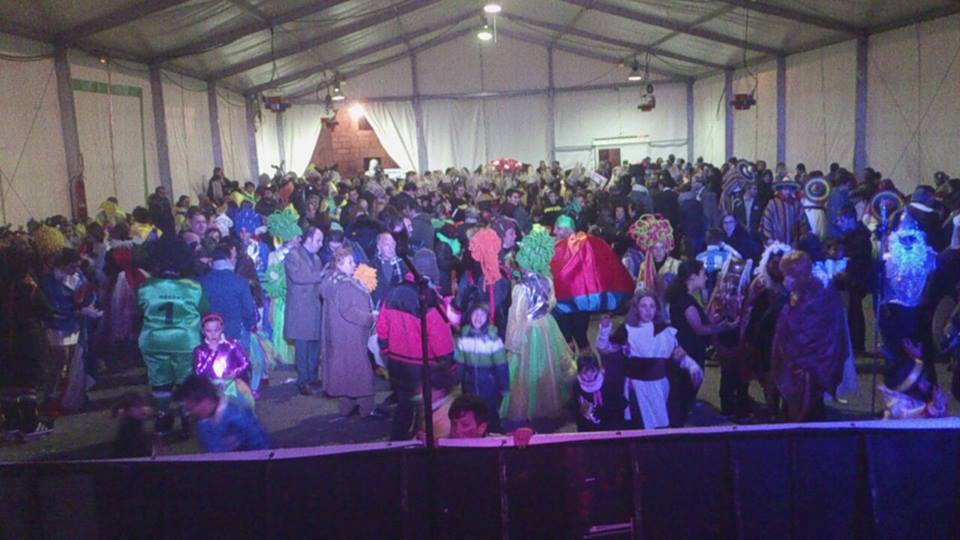 FIESTA DE CARNAVALES EN CARPA PLAZA MAYOR DE (ZAMORA)2016